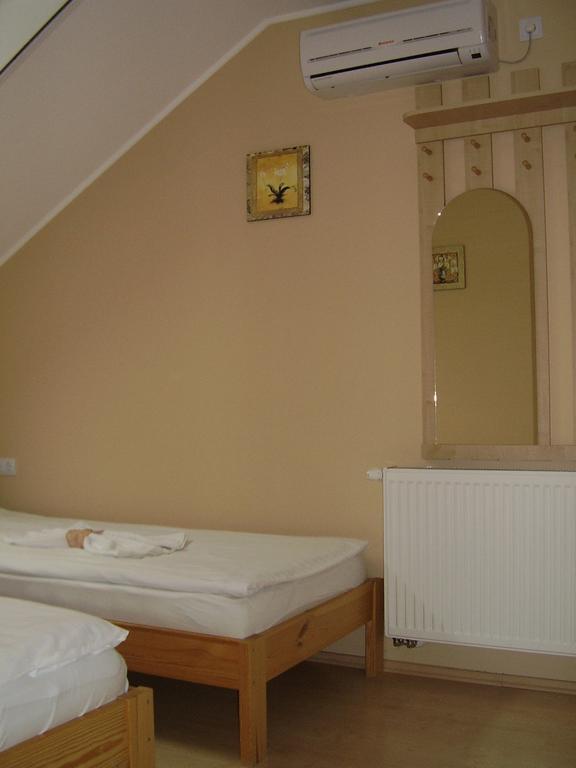 Alexandra Apartman Bed & Breakfast Kalocsa Room photo