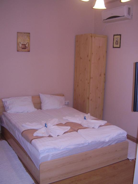 Alexandra Apartman Bed & Breakfast Kalocsa Room photo