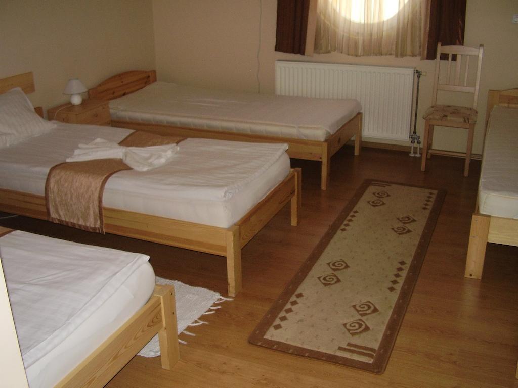 Alexandra Apartman Bed & Breakfast Kalocsa Room photo