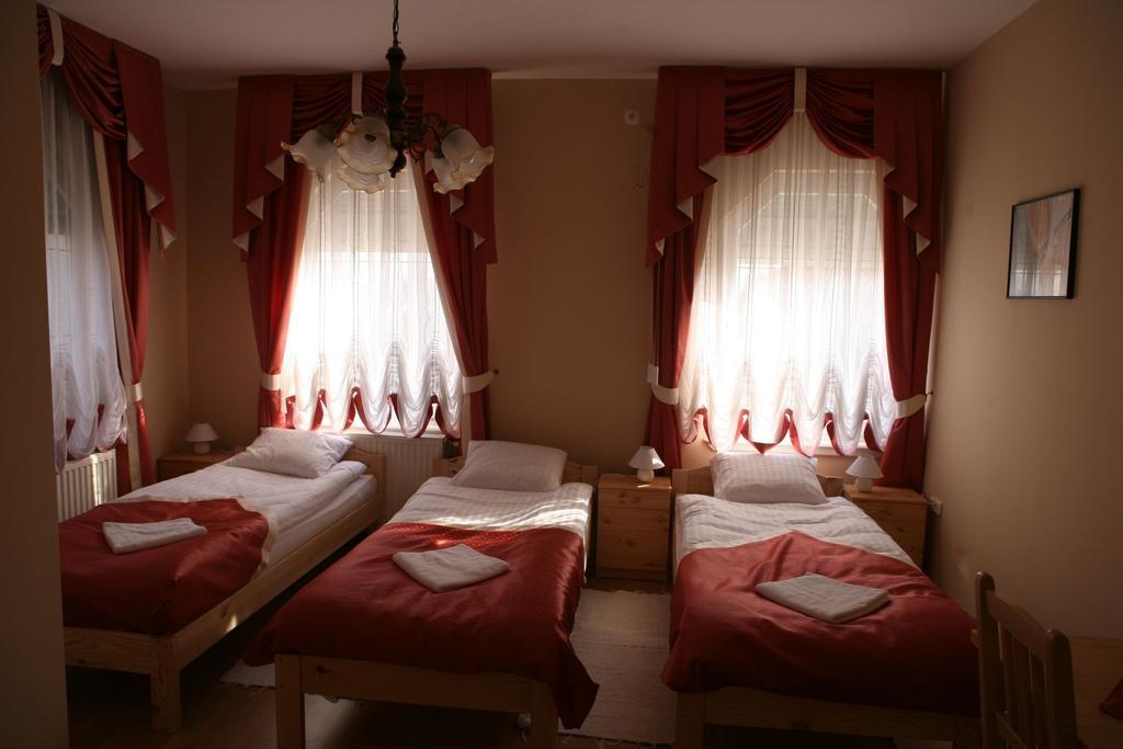 Alexandra Apartman Bed & Breakfast Kalocsa Room photo