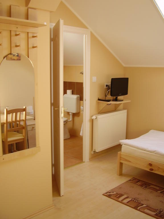 Alexandra Apartman Bed & Breakfast Kalocsa Room photo